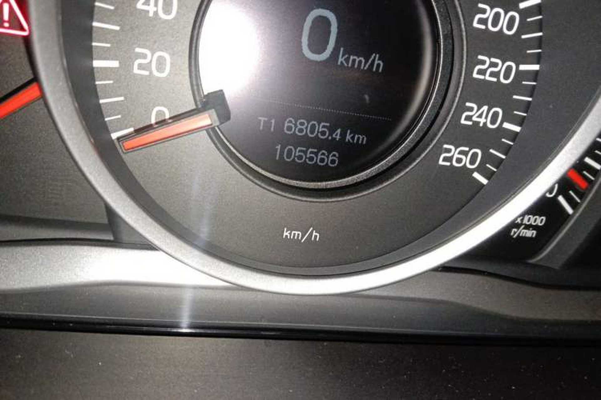 Used Volvo XC60 2017 T5 AWD Smart Upgrade Edition Odometer Close Up