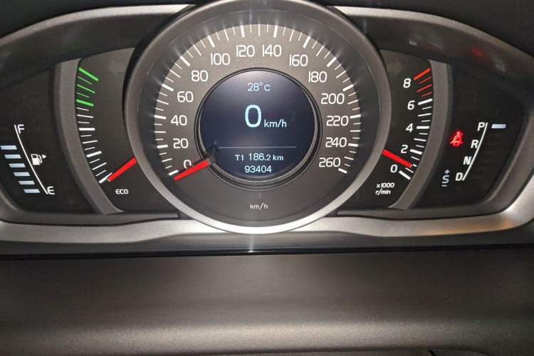 Used Volvo XC60 2017 T5 AWD Smart Upgrade Edition Odometer Close Up