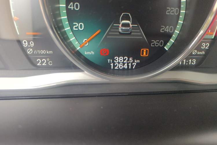 Used Volvo XC60 2017 T5 AWD Smart Range Edition Odometer Close Up