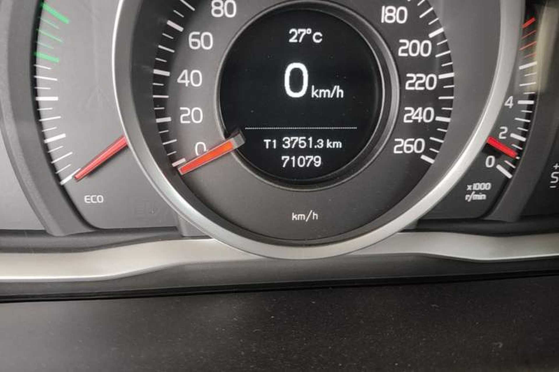 Used Volvo XC60 2017 T5 Smart Upgrade Edition Odometer Close Up