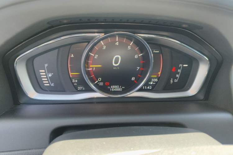 Used Volvo XC60 2017 T5 AWD Smart Upgrade Edition Odometer Close Up