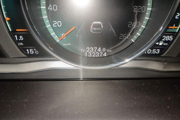 Used Volvo XC60 2017 T5 AWD Smart Upgrade Edition Odometer Close Up