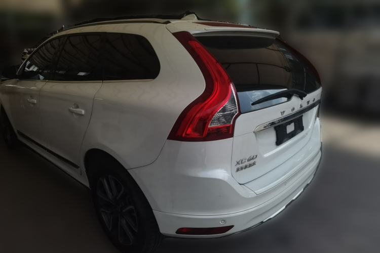 Used Volvo XC60 2017 T5 AWD Smart Upgrade Edition Rear Left 45 Deg