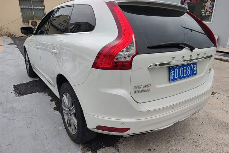 Used Volvo XC60 2017 T5 AWD Smart Range Edition Rear Left 45 Deg