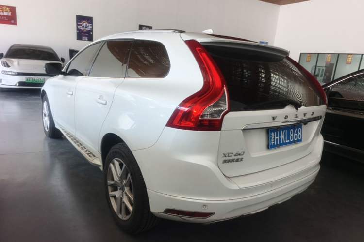 Used Volvo XC60 2017 T5 Smart Upgrade Edition Rear Left 45 Deg