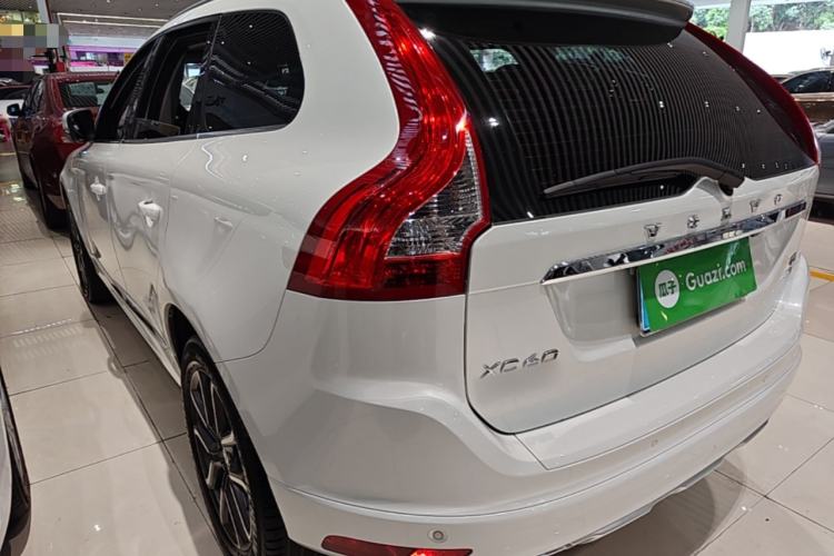 Used Volvo XC60 2017 T5 AWD Smart Upgrade Edition Rear Left 45 Deg