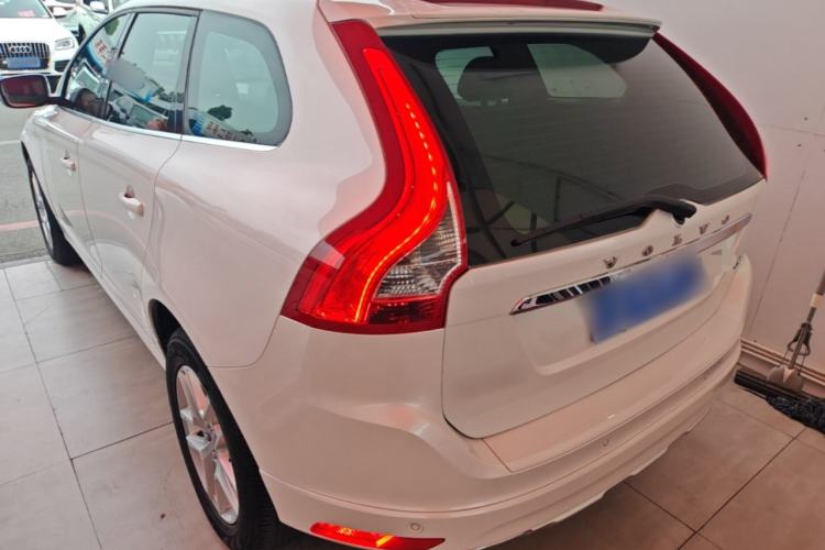 Used Volvo XC60 2017 T5 Smart Upgrade Edition Rear Left 45 Deg