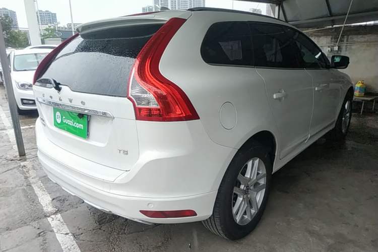 Used Volvo XC60 2017 T5 Smart Upgrade Edition Rear Right 45 Deg