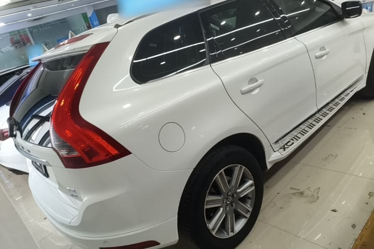 Used Volvo XC60 2017 T5 AWD Smart Range Edition Rear Right 45 Deg