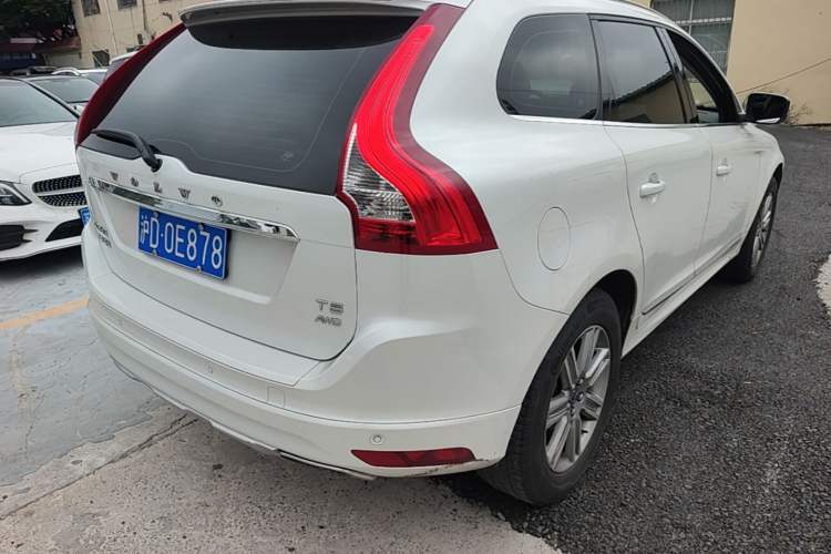 Used Volvo XC60 2017 T5 AWD Smart Range Edition Rear Right 45 Deg