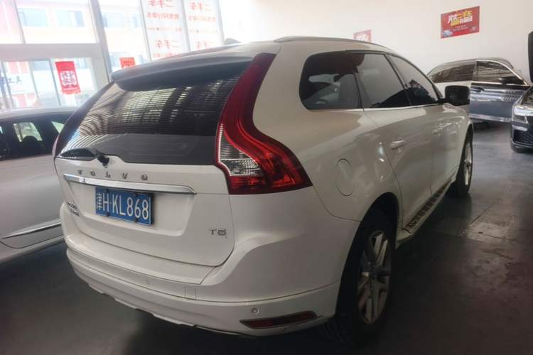 Used Volvo XC60 2017 T5 Smart Upgrade Edition Rear Right 45 Deg