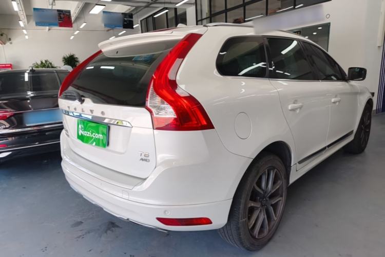 Used Volvo XC60 2017 T5 AWD Smart Upgrade Edition Rear Right 45 Deg