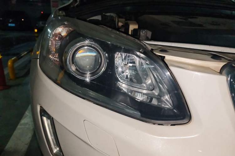 Used Volvo XC60 2017 T5 Smart Upgrade Edition Right Front Headlight