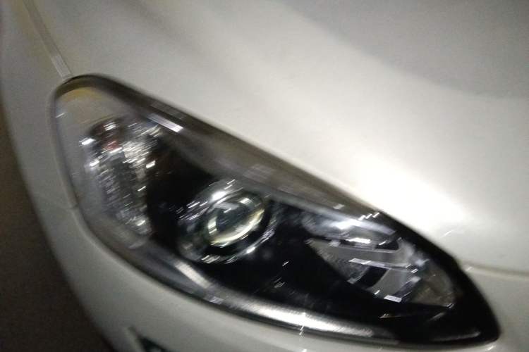 Used Volvo XC60 2017 T5 AWD Smart Upgrade Edition Right Front Headlight