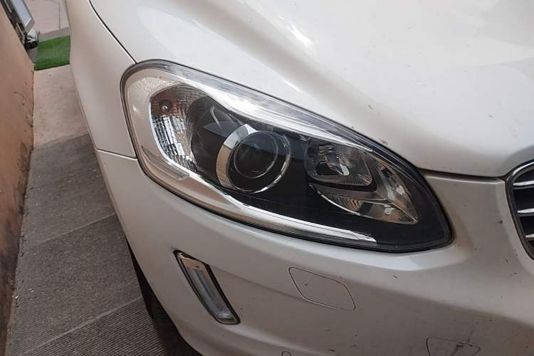 Used Volvo XC60 2017 T5 Smart Upgrade Edition Right Front Headlight