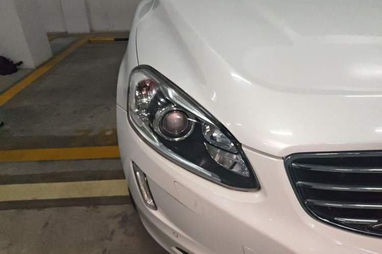 Used Volvo XC60 2017 T5 AWD Smart Upgrade Edition Right Front Headlight