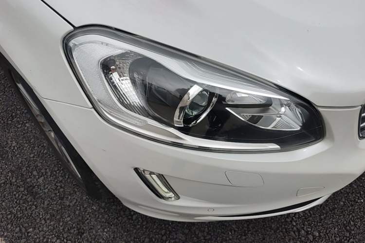 Used Volvo XC60 2017 T5 AWD Smart Range Edition Right Front Headlight