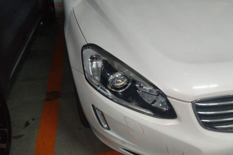 Used Volvo XC60 2017 T5 Smart Upgrade Edition Right Front Headlight
