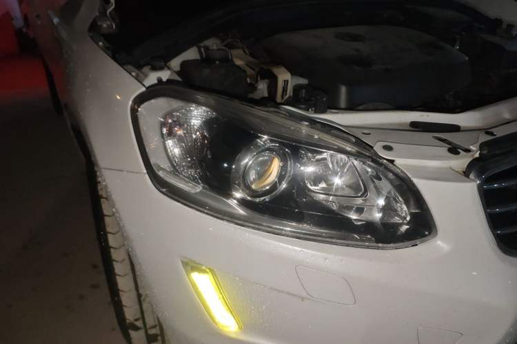 Used Volvo XC60 2017 T5 AWD Smart Range Edition Right Front Headlight