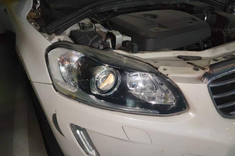 Used Volvo XC60 2017 T5 Smart Upgrade Edition Right Front Headlight