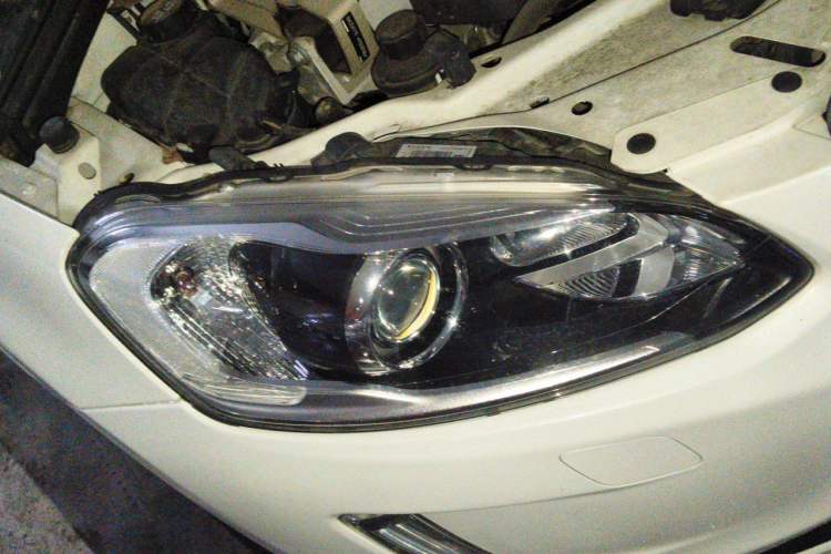 Used Volvo XC60 2017 T5 AWD Smart Upgrade Edition Right Front Headlight
