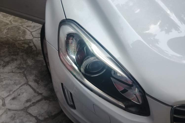 Used Volvo XC60 2017 T5 Smart Upgrade Edition Right Front Headlight