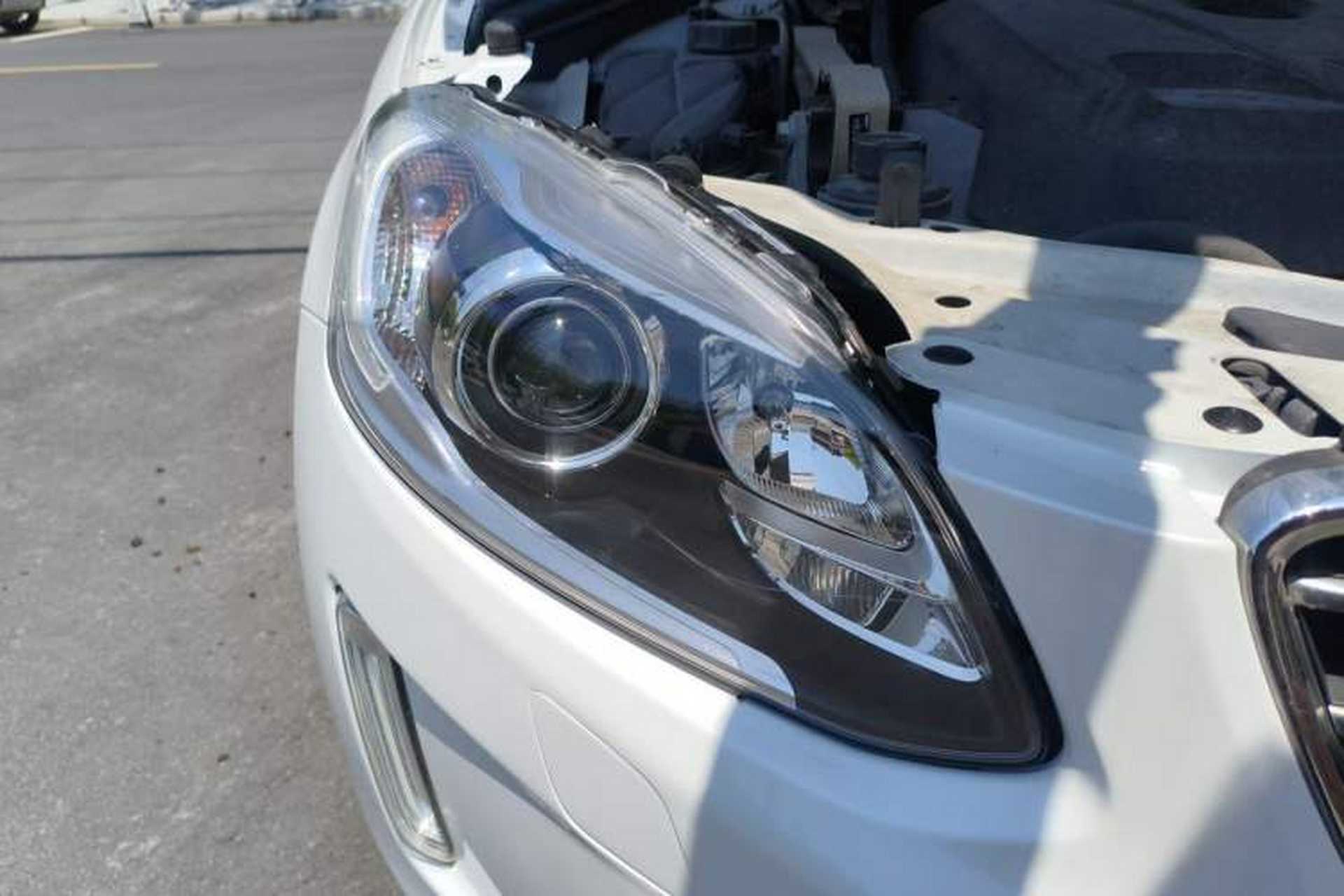 Used Volvo XC60 2017 T5 AWD Smart Upgrade Edition Right Front Headlight