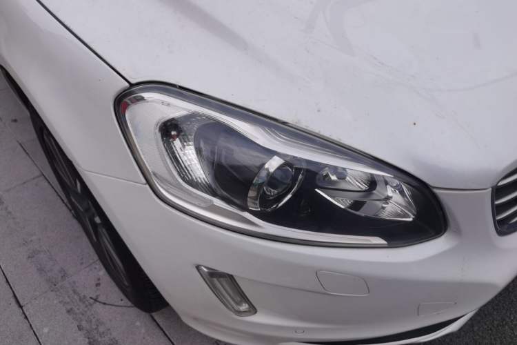 Used Volvo XC60 2017 T5 AWD Smart Upgrade Edition Right Front Headlight
