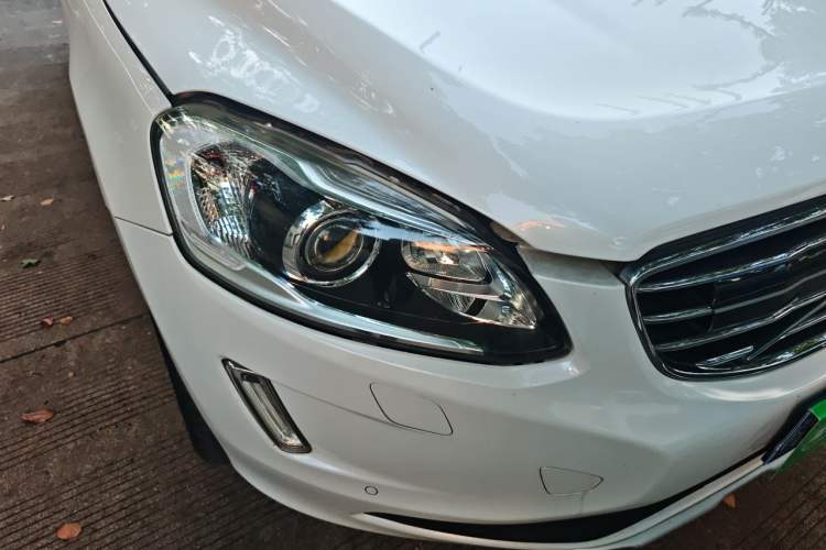 Used Volvo XC60 2017 T5 AWD Smart Upgrade Edition Right Front Headlight