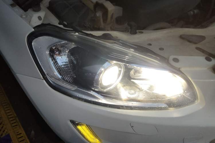 Used Volvo XC60 2017 T5 Smart Upgrade Edition Right Front Headlight