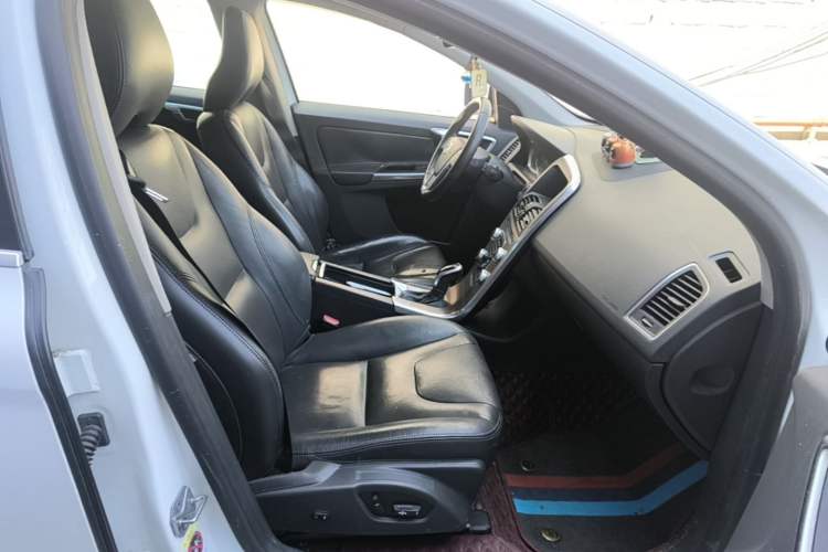 Used Volvo XC60 2017 T5 Smart Upgrade Edition Right Front Seat
