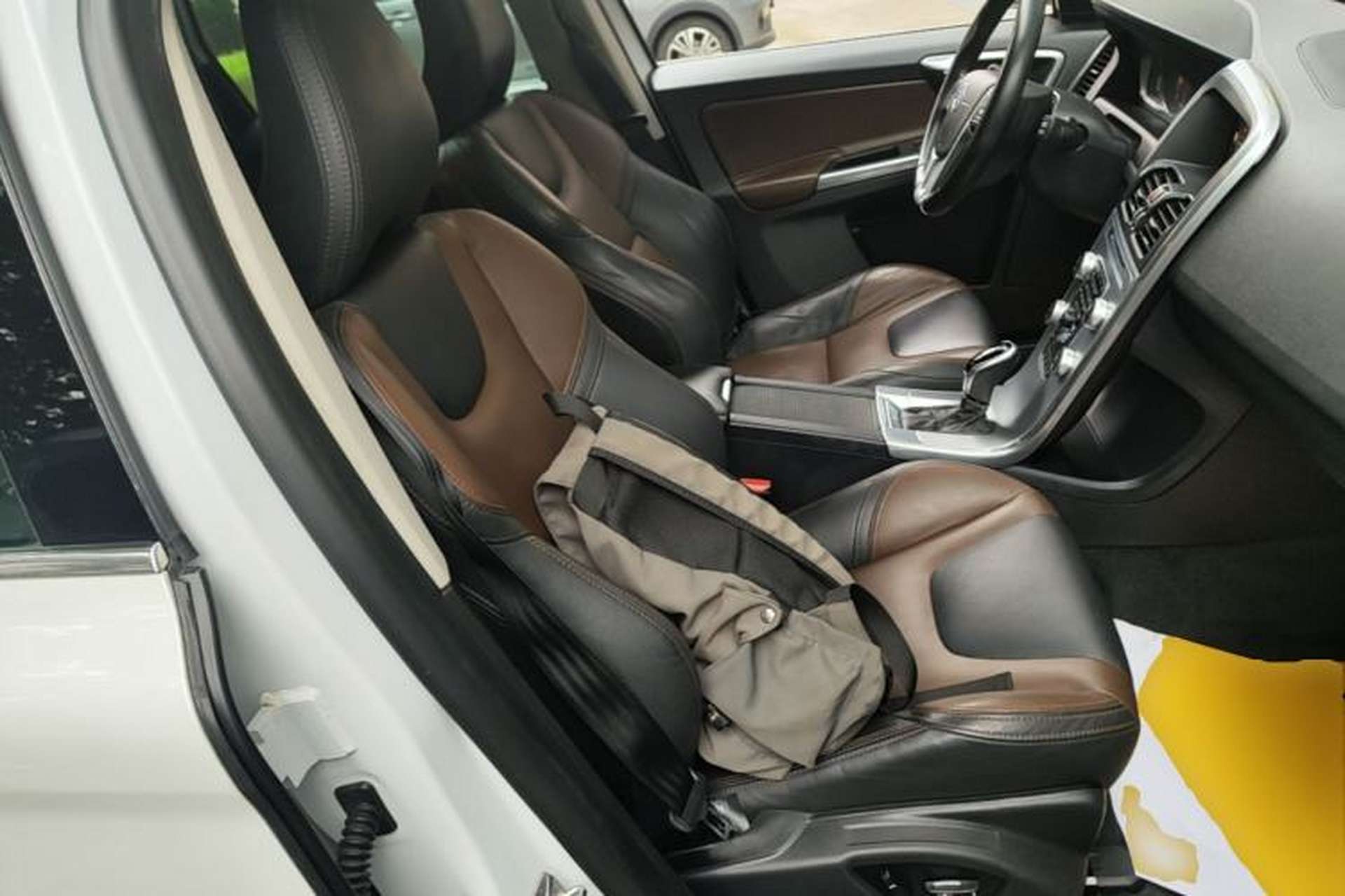 Used Volvo XC60 2017 T5 AWD Smart Upgrade Edition Right Front Seat