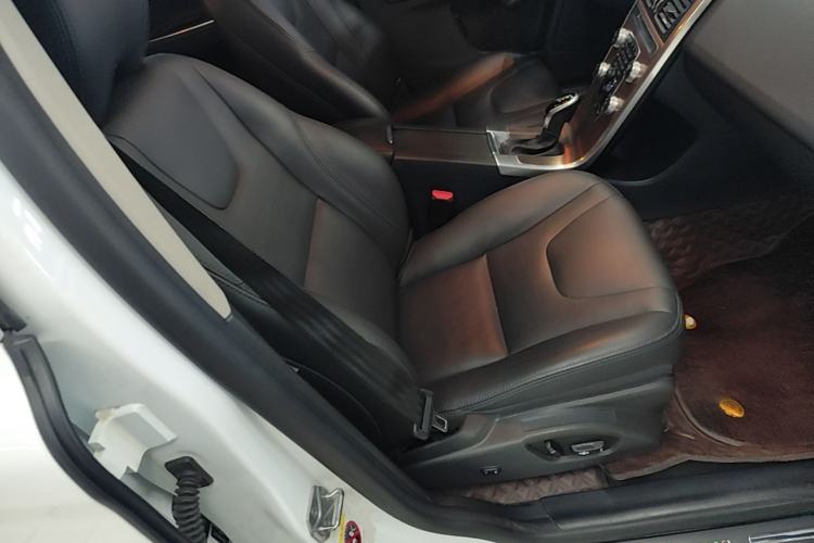 Used Volvo XC60 2017 T5 Smart Upgrade Edition Right Front Seat