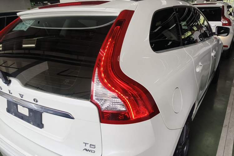 Used Volvo XC60 2017 T5 AWD Smart Upgrade Edition Right Rear Taillight