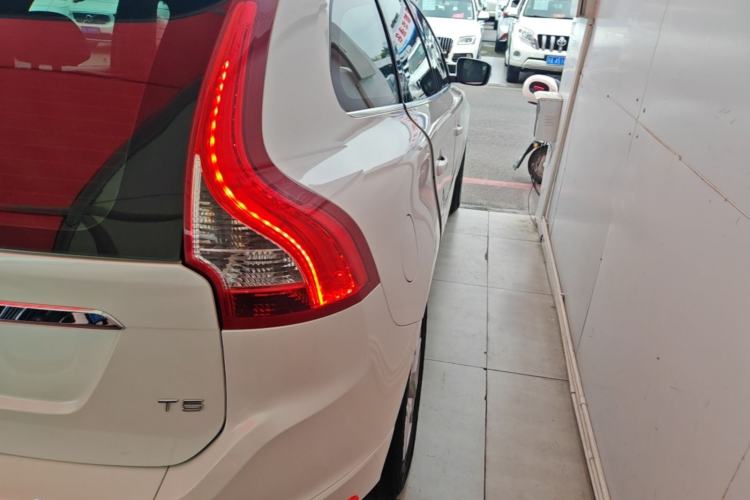 Used Volvo XC60 2017 T5 Smart Upgrade Edition Right Rear Taillight