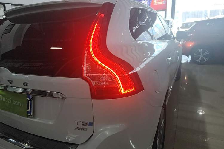 Used Volvo XC60 2017 T5 AWD Smart Upgrade Edition Right Rear Taillight