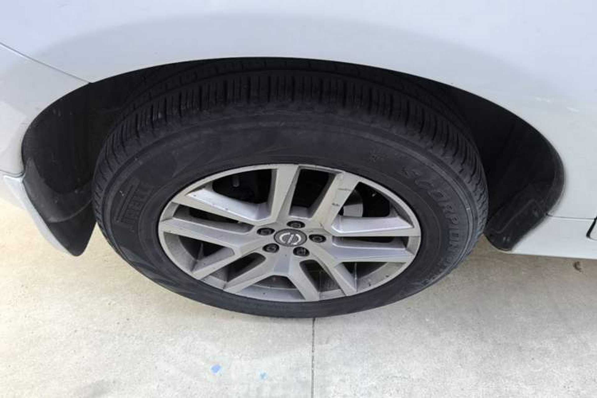 Used Volvo XC60 2017 T5 Smart Upgrade Edition Right Rear Wheel Hub