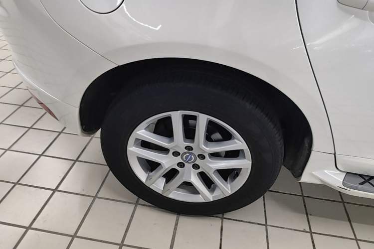 Used Volvo XC60 2017 T5 Smart Upgrade Edition Right Rear Wheel Hub