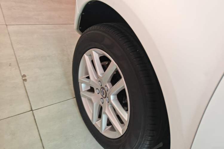 Used Volvo XC60 2017 T5 Smart Upgrade Edition Right Rear Wheel Hub