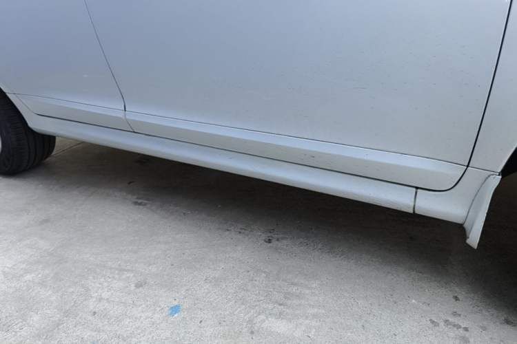 Used Volvo XC60 2017 T5 Smart Upgrade Edition Right Side Sill