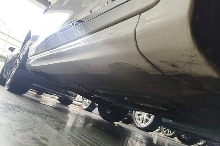 Used Volvo XC60 2017 T5 AWD Smart Upgrade Edition Right Side Sill