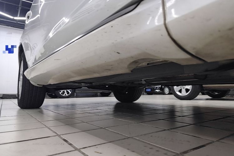 Used Volvo XC60 2017 T5 Smart Upgrade Edition Right Side Sill