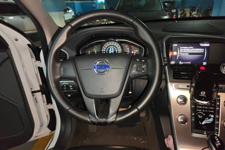 Used Volvo XC60 2017 T5 Smart Upgrade Edition Steering Wheel