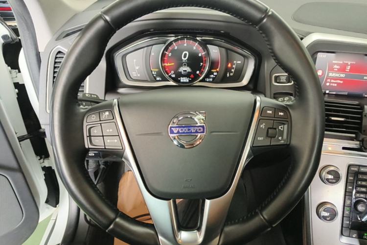 Used Volvo XC60 2017 T5 AWD Smart Upgrade Edition Steering Wheel