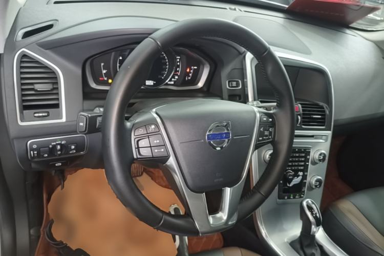 Used Volvo XC60 2017 T5 AWD Smart Range Edition Steering Wheel