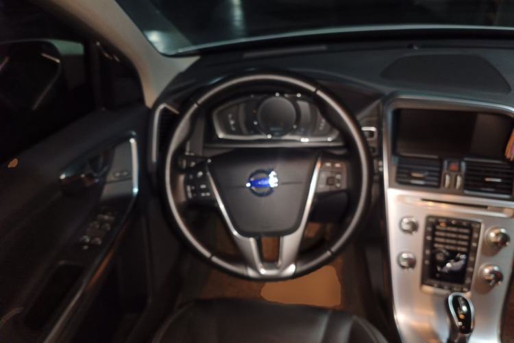 Used Volvo XC60 2017 T5 AWD Smart Range Edition Steering Wheel