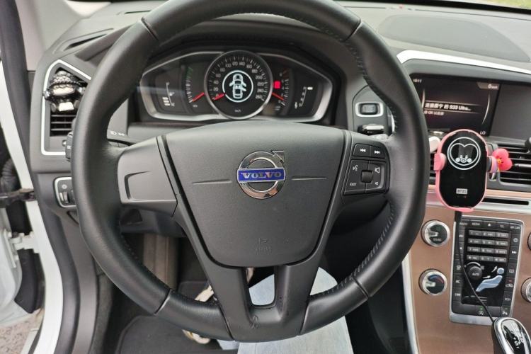 Used Volvo XC60 2017 T5 Smart Upgrade Edition Steering Wheel