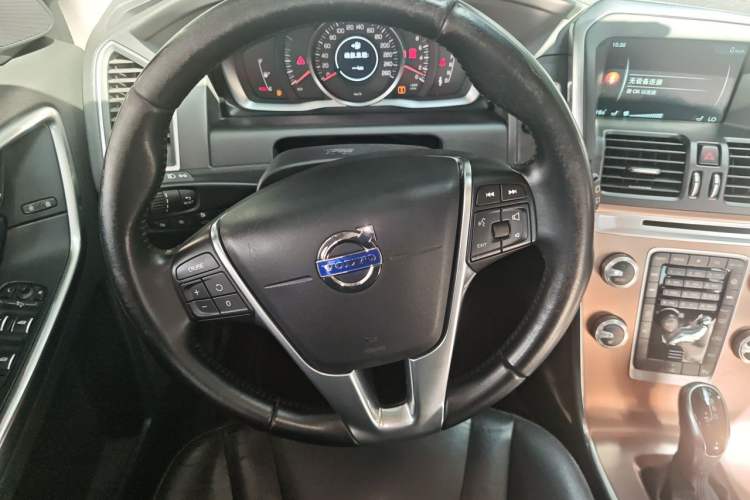 Used Volvo XC60 2017 T5 Smart Upgrade Edition Steering Wheel