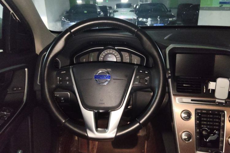 Used Volvo XC60 2017 T5 Smart Upgrade Edition Steering Wheel