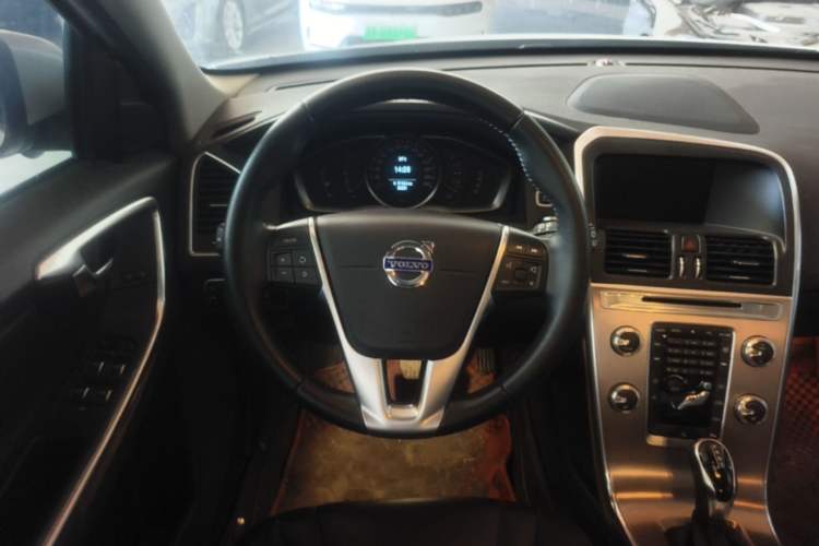 Used Volvo XC60 2017 T5 Smart Upgrade Edition Steering Wheel